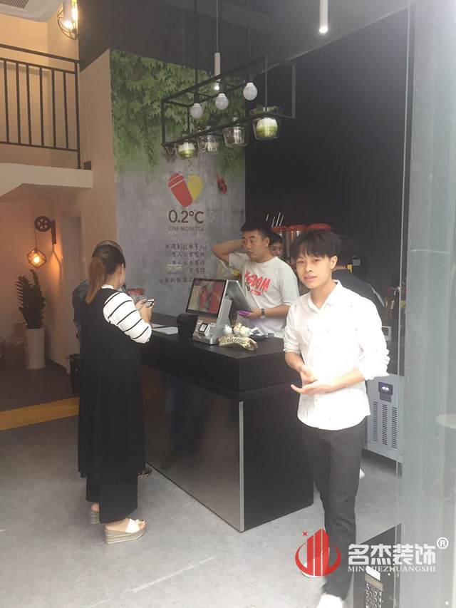 奶茶店装修.jpg