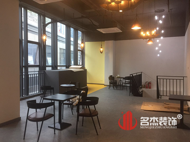 奶茶店装修完工照.jpg