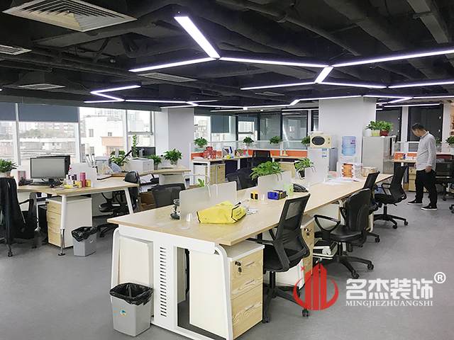 办公室装修实景图.jpg